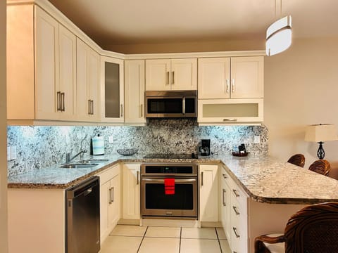 Elite Apartment | Private kitchen | Microwave, stovetop, cookware/dishes/utensils