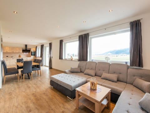 Apartment | Dining