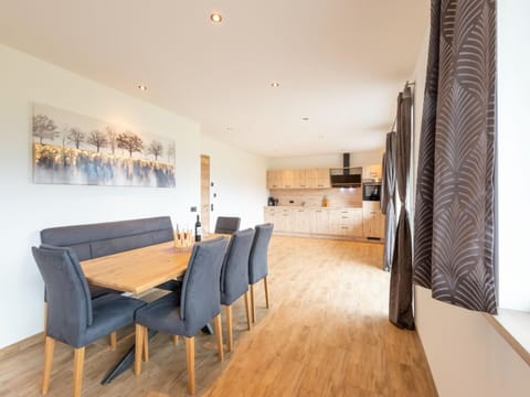 Apartment | Dining