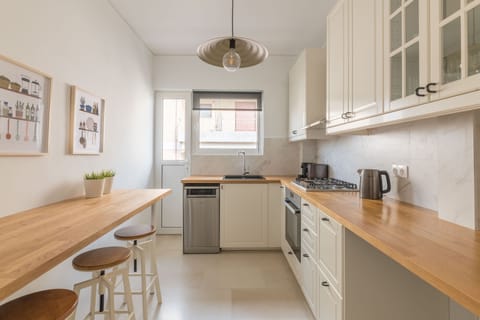 Standard Apartment | Private kitchen | Fridge, oven, dishwasher, espresso maker