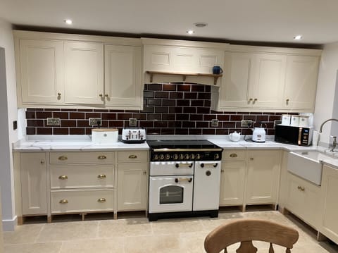 Fridge, dishwasher, electric kettle, toaster