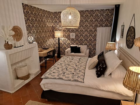 Deluxe Double Room | Individually decorated, individually furnished, desk, soundproofing