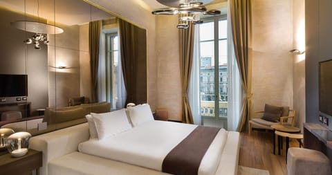 Suite With Duomo Cathedral View | Premium bedding, down comforters, pillowtop beds, minibar