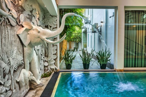 15 indoor pools