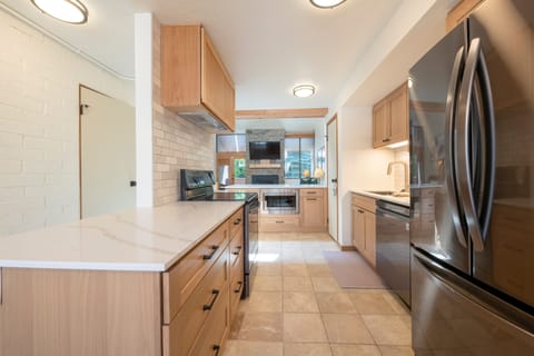 Condo, 2 Bedrooms | Private kitchen