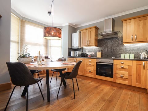 Fridge, dishwasher, electric kettle, toaster