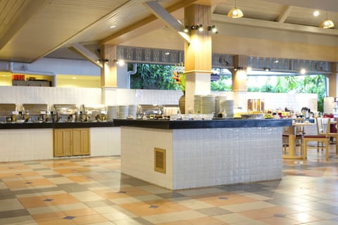 Daily buffet breakfast (THB 375 per person)