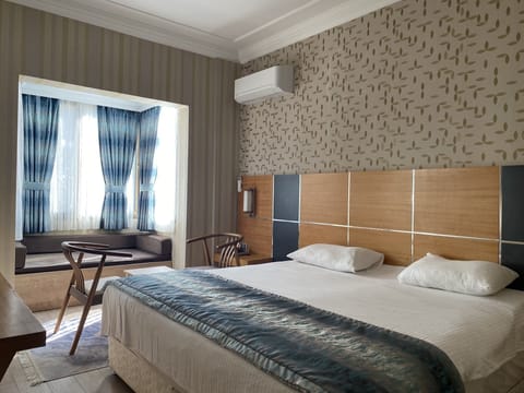 Deluxe Room | In-room safe, free WiFi, bed sheets