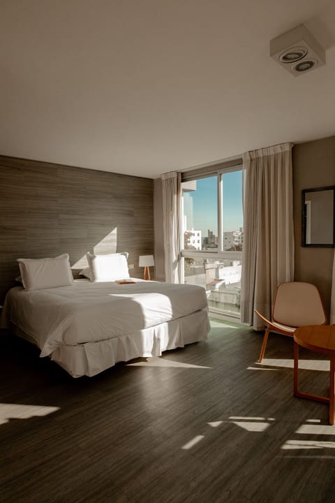 Loft | Premium bedding, minibar, in-room safe, desk