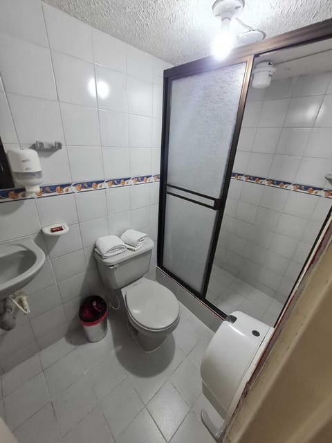 Traditional Double Room | Bathroom | Shower, towels