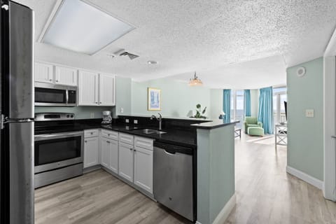 Condo, 3 Bedrooms, Balcony, Oceanfront (415) | Private kitchen | Full-size fridge, oven, cookware/dishes/utensils