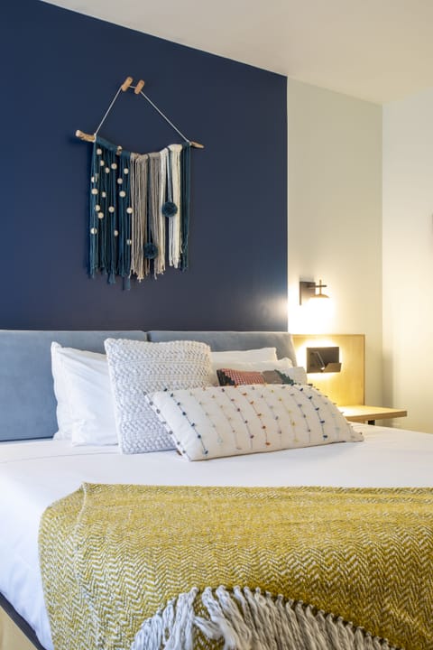 Desk, laptop workspace, iron/ironing board, free WiFi