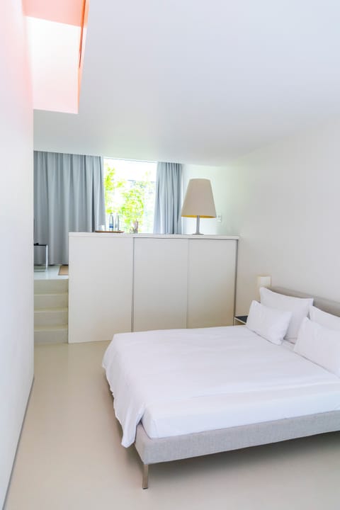 Design Double Room | Hypo-allergenic bedding, free minibar, in-room safe, desk