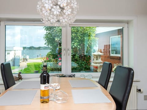 Apartment | Dining