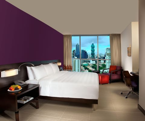 Premium Suite | Premium bedding, down comforters, free minibar, in-room safe