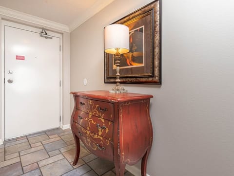 Condo, 3 Bedrooms | Interior