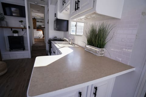 Luxury Mobile Home, Ensuite | Private kitchen