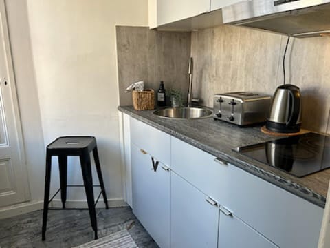 Apartment | Private kitchen | Fridge, microwave, oven, stovetop