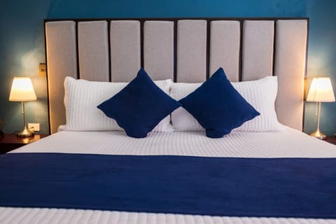 Deluxe Room | Premium bedding, desk, iron/ironing board, free WiFi