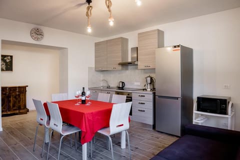 Panoramic Apartment | Living area | 42-inch flat-screen TV with digital channels, TV