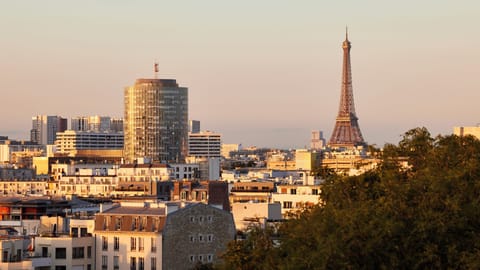 Suite, 1 King Bed (Eiffel) | Premium bedding, free minibar, in-room safe, desk