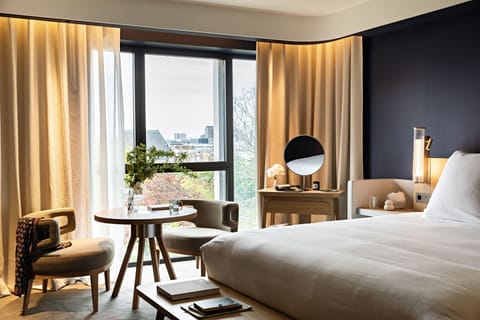 Deluxe Room, 1 King Bed, Garden View, Tower | Premium bedding, free minibar, in-room safe, desk