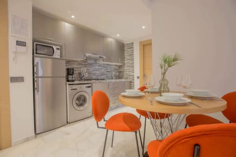 Signature Apartment | Private kitchen | Fridge, microwave, oven, espresso maker