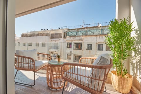 Luxury Apartment | Terrace/patio