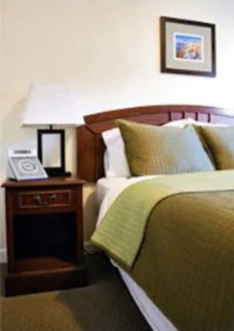 Standard Room, 1 Queen Bed | Premium bedding, individually decorated, individually furnished