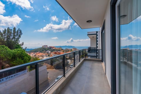 Luxury Apartment | Terrace/patio