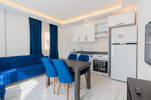 Luxury Apartment | Private kitchen | Fridge, microwave, oven, stovetop