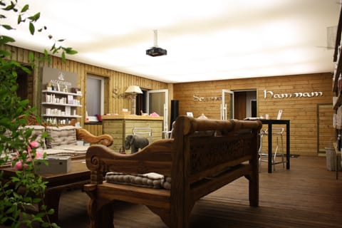 Sauna, steam room, body treatments, body wraps, body scrubs, facials