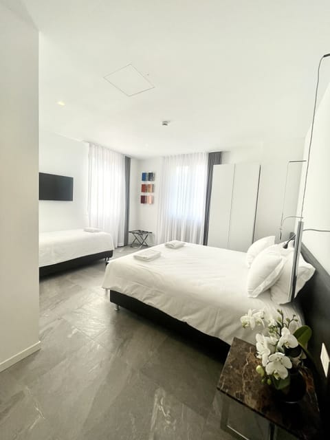 Superior Room | Down comforters, memory foam beds, free minibar, in-room safe