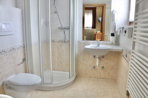 Shower, hair dryer, bathrobes, slippers