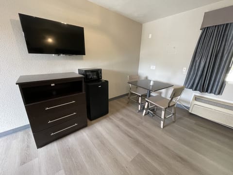 Deluxe Double Room | Living area