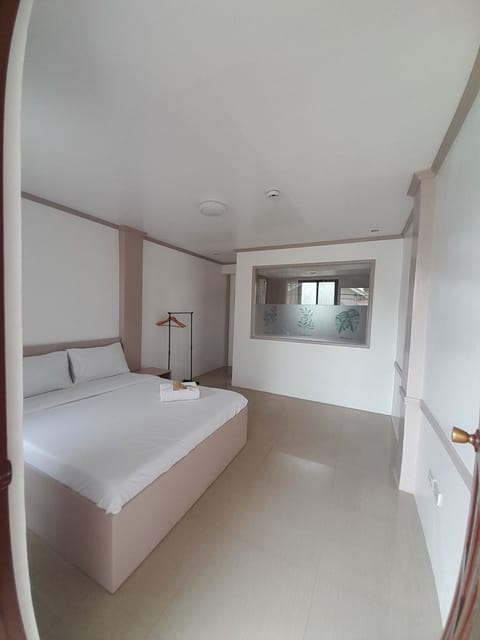 Basic Single Room, 1 Bedroom, Non Smoking, Pool View | Free WiFi, bed sheets