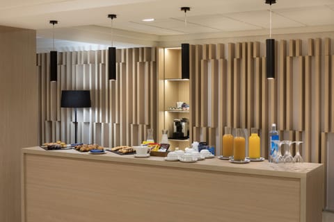 Daily buffet breakfast (EUR 14.5 per person)