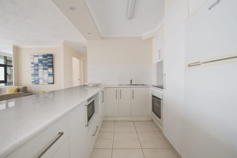 1 Bedroom Apartment | Private kitchen | Full-size fridge, microwave, oven, stovetop