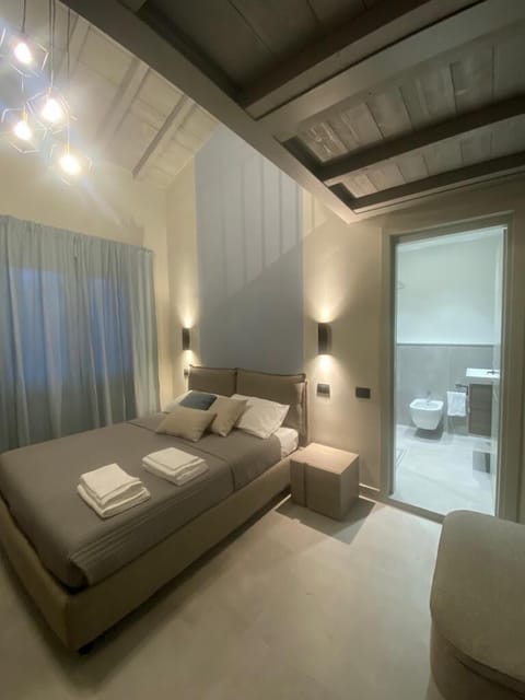 Double or Twin Room | 1 bedroom, desk, iron/ironing board, free cribs/infant beds