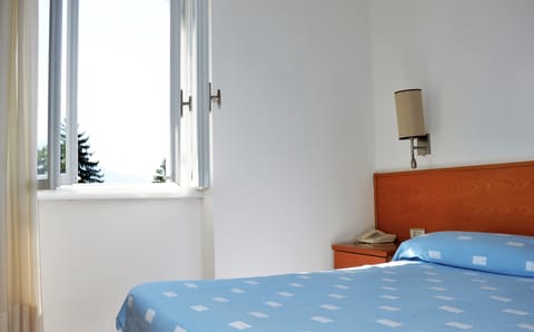 Double Room | In-room safe, desk, cribs/infant beds, free WiFi