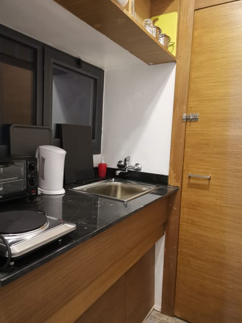 Standard Studio | Private kitchen | Mini-fridge, oven, stovetop, coffee/tea maker