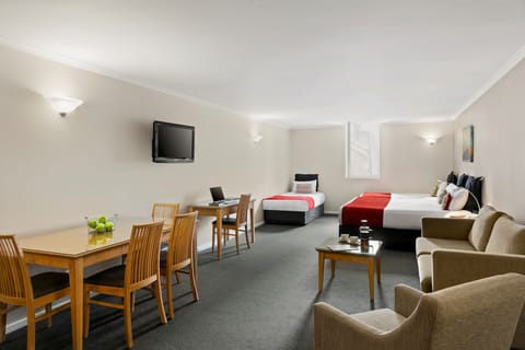 Deluxe Studio | In-room safe, desk, iron/ironing board, free WiFi