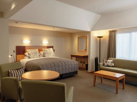 Superior Suite | In-room safe, iron/ironing board, free WiFi, bed sheets