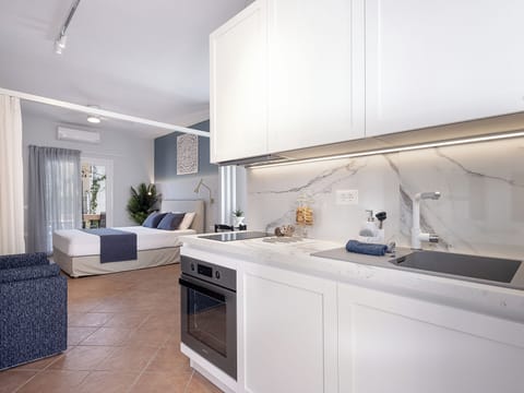 Luxury Studio, Non Smoking, Sea View | Down comforters, memory foam beds, in-room safe, individually decorated