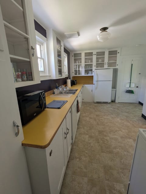 Deluxe ground floor apartment sleeps up to 6 | Private kitchen | Fridge, oven, stovetop, dishwasher