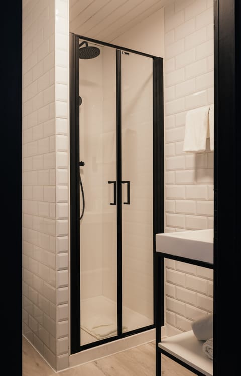 Standard Double or Twin Room | In-room safe, desk, blackout drapes, soundproofing