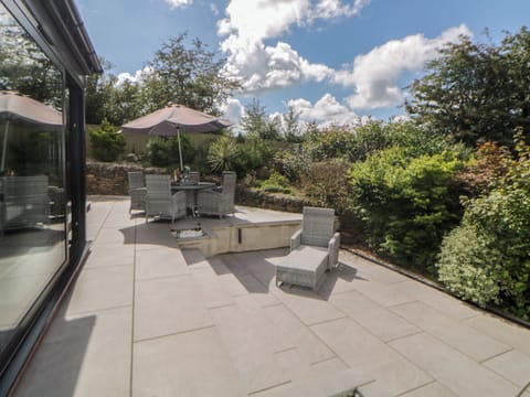 Cottage | Property grounds