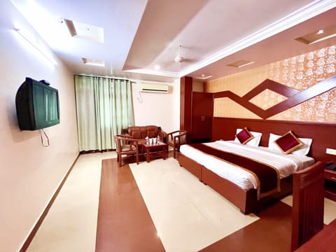 Executive Double Room | Egyptian cotton sheets, premium bedding, minibar, free WiFi