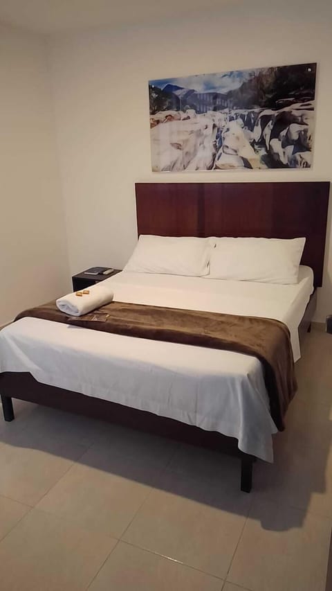 Deluxe Room | Individually furnished, desk, soundproofing, free WiFi