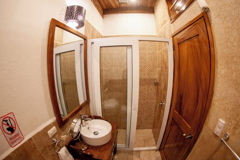 Standard Double Room | Bathroom